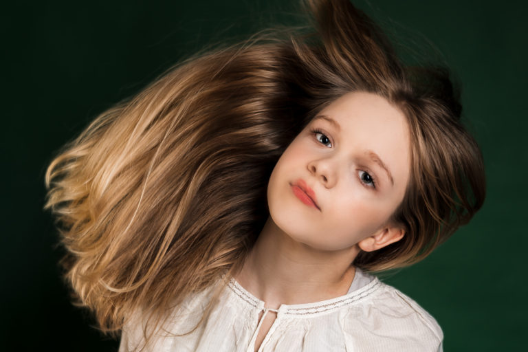 Alicja – przyszła modelka. Portret w studio