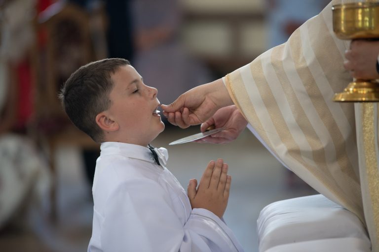 Fotograf na komunię, Warszawie - przyjmowanie komunii