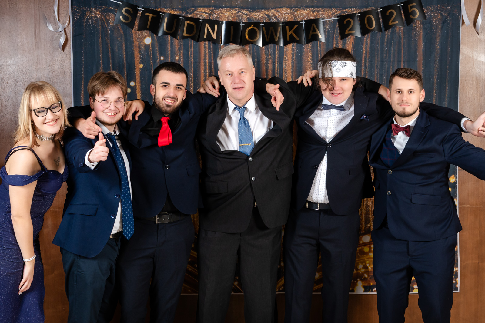 fotograf studniówka Warszawa - zdjęcia z nauczycielami